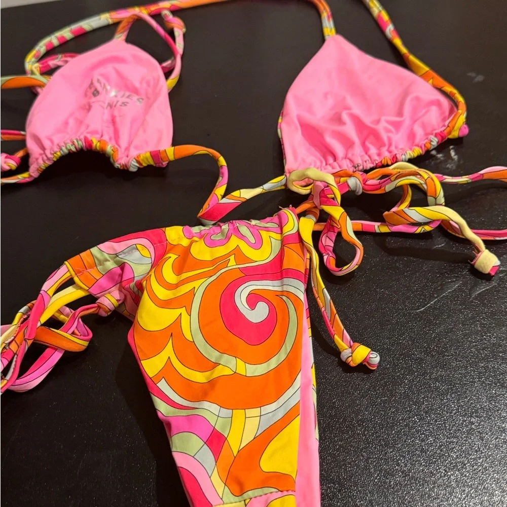 Frankie's Bikinis Swimwear top small bottom XS